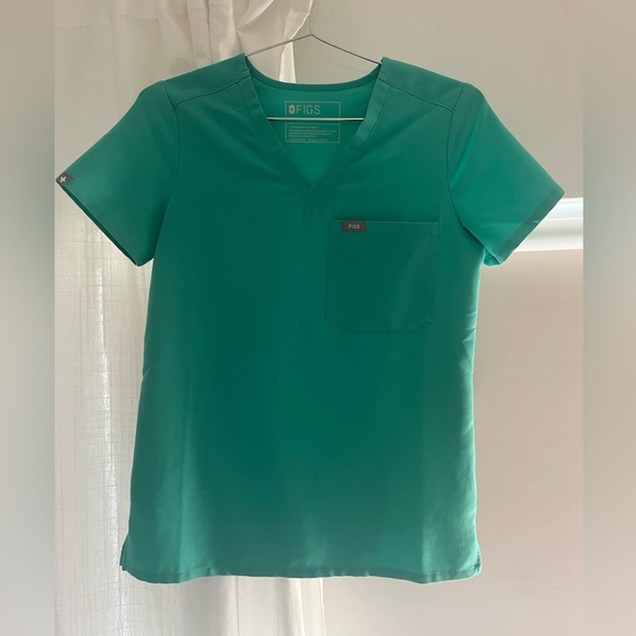 FIGS surgical green scrubs - Picture 2 of 9